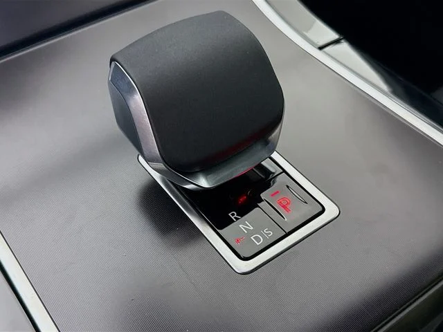 New 2026 Fuji White Land Rover  image 19