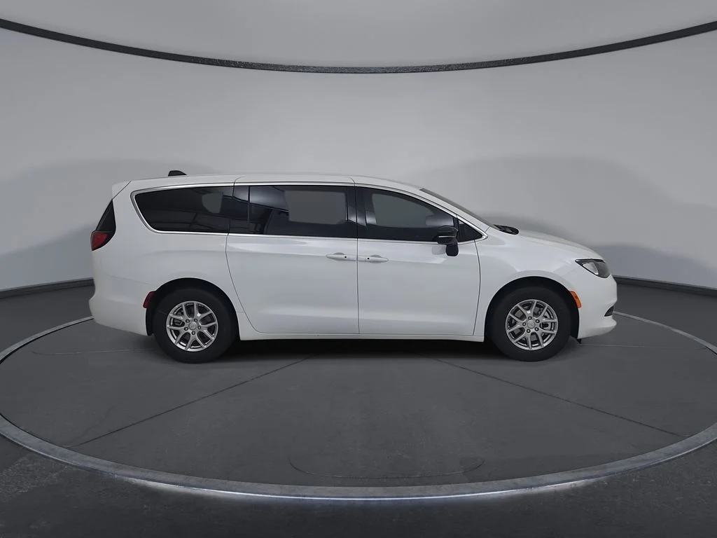 New 2027 Bright White Clear-Coat Exterior Paint Chrysler LX image 17