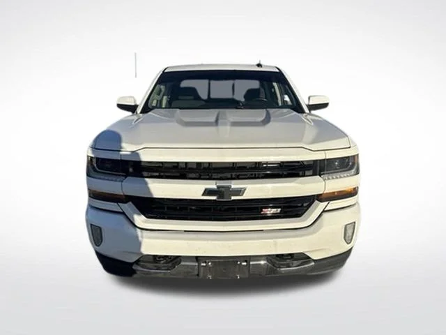 Used 2018 White Chevrolet LT image 2