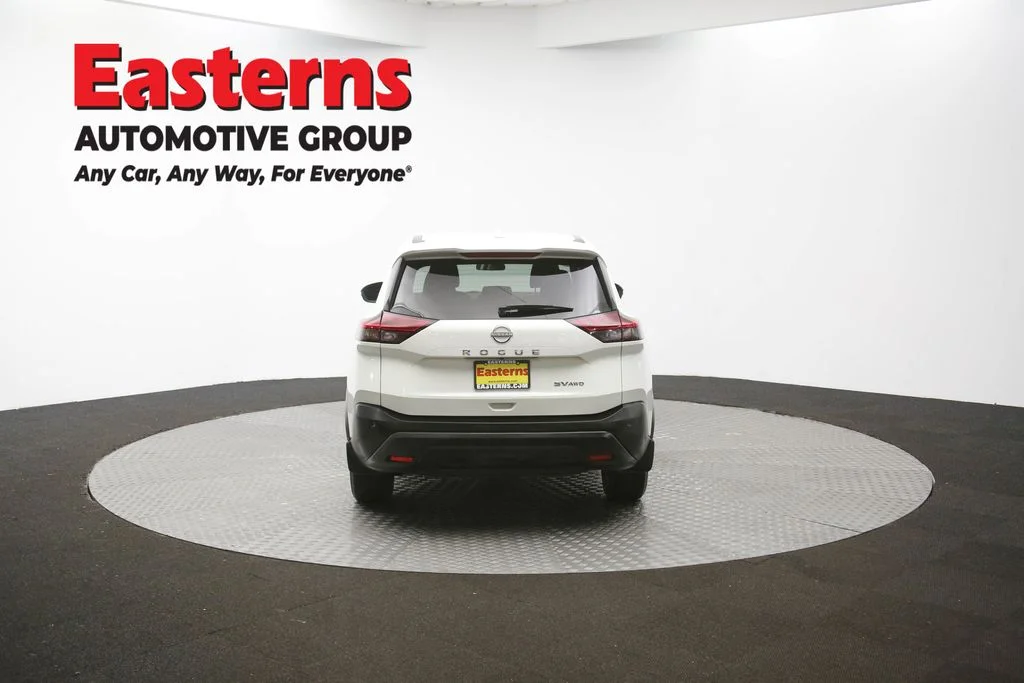 Used 2022 White Nissan SV image 35