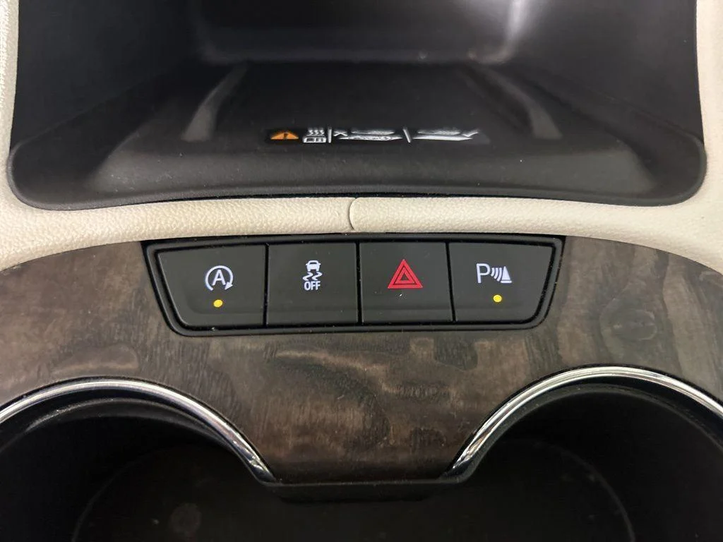 Used 2021 Cayenne Red GMC Denali image 31