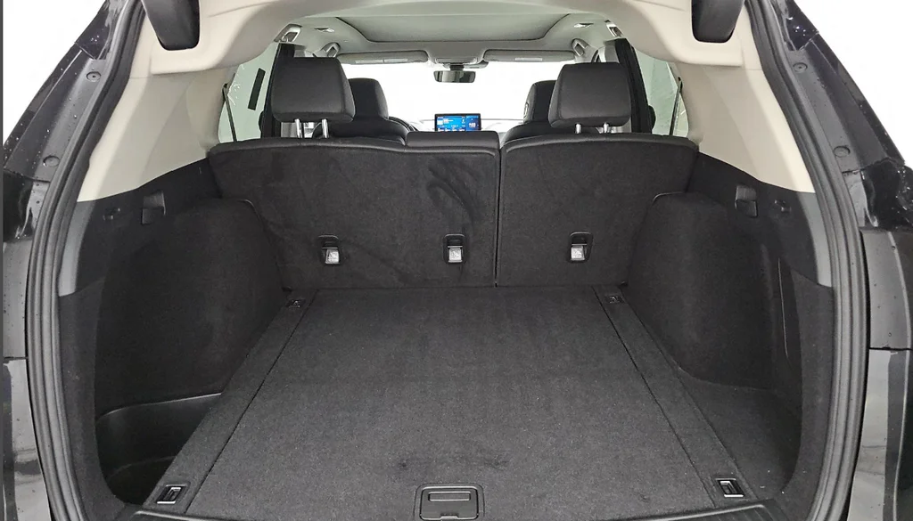 Used 2019  Acura Base image 17