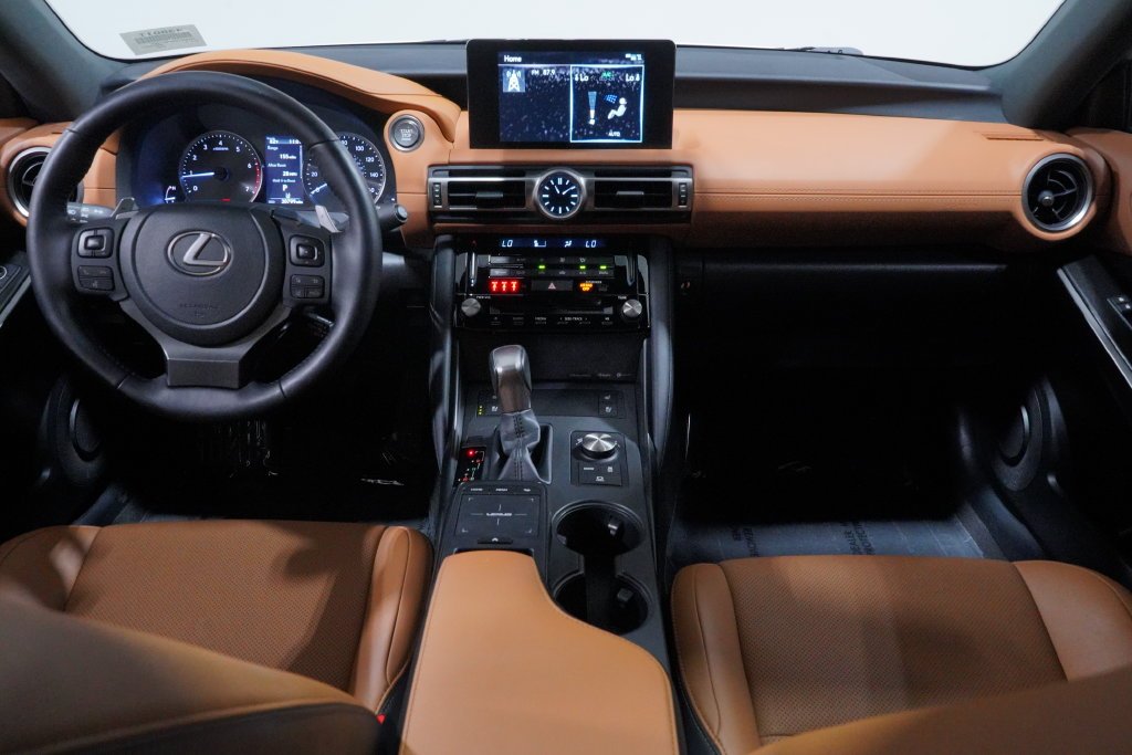 Used 2022 White Pearl Lexus 300 image 16
