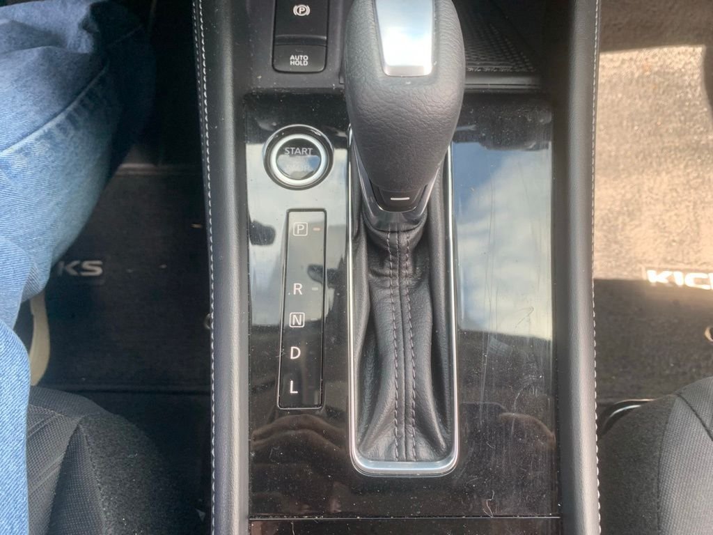 Used 2023 Aspen White/Super Black Nissan SR image 19