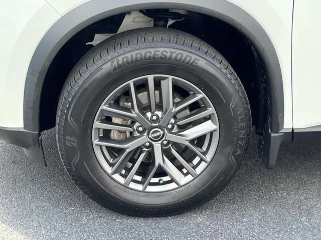 Used 2023 White Nissan S image 11