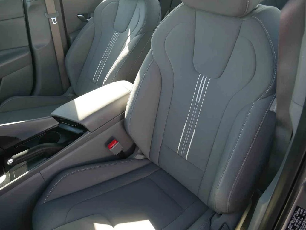 Used 2024 Silver Hyundai SEL image 22