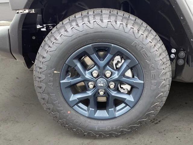 New 2026 Crystal Metallic Jeep 4-DOOR 85TH ANNIVERSARY EDITION image 15