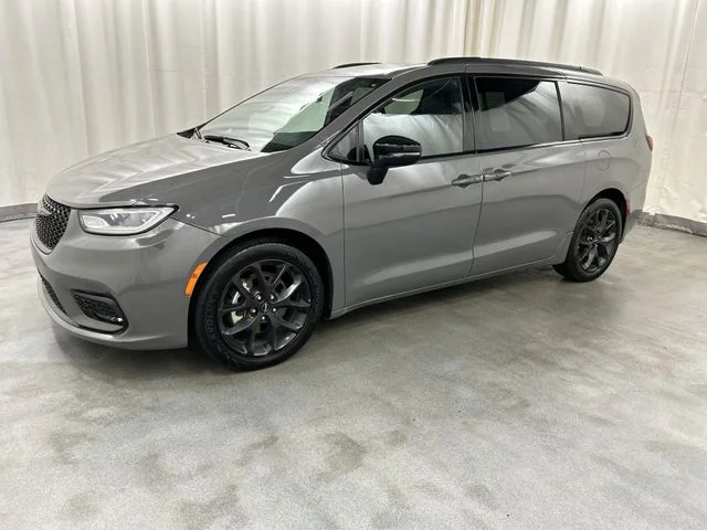 2C4RC1GGXSR518178