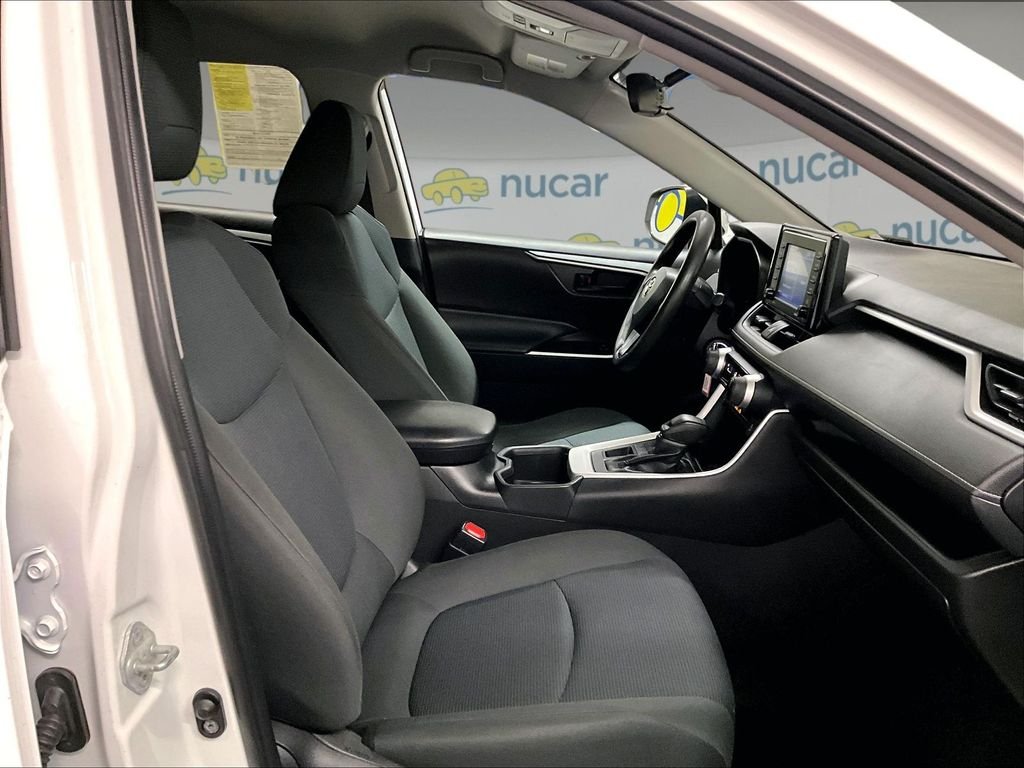 Used 2022 White Toyota LE image 11