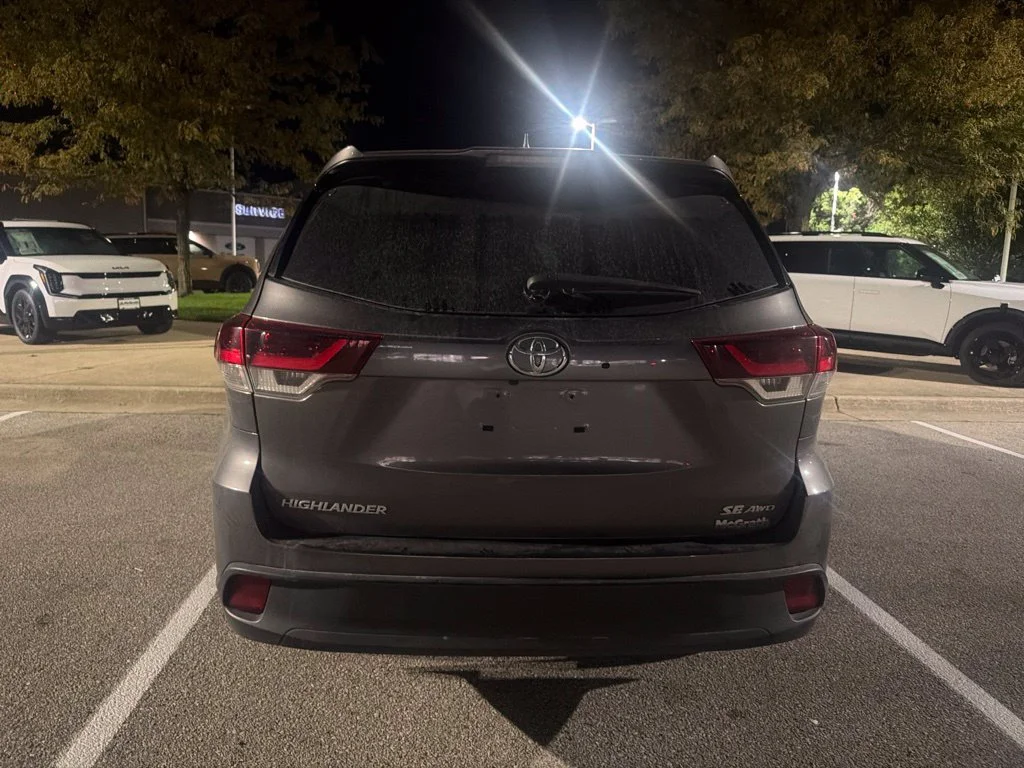 Used 2019 Gray Toyota SE image 5