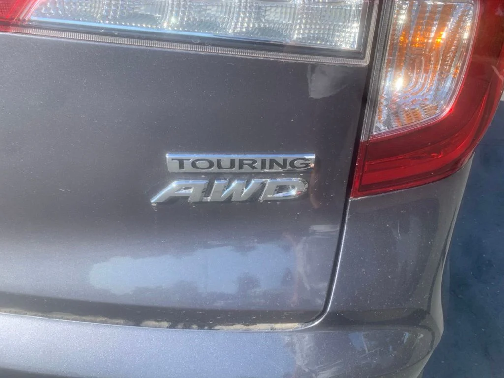 Used 2022 Modern Steel Metallic Honda Touring image 7