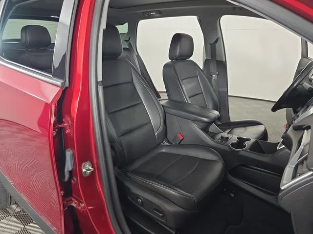 Used 2022 Cayenne Red Tintcoat GMC SLT image 20