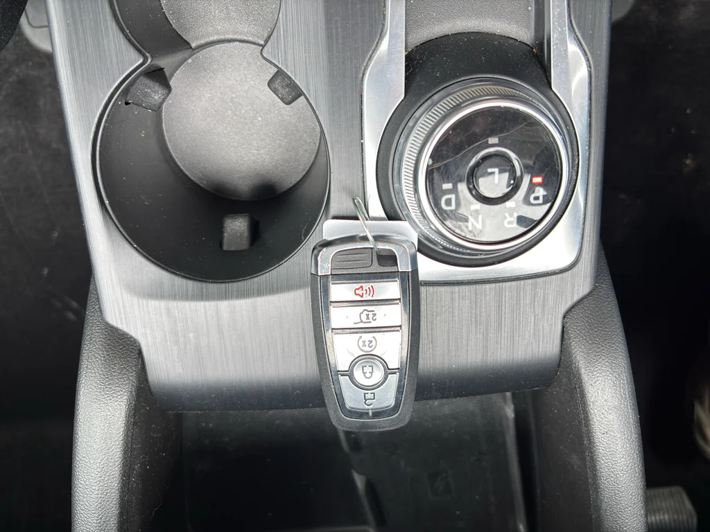 Used 2025 Vapor Blue Metallic Ford Platinum image 20
