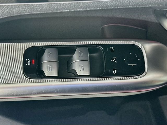 Used 2026 Red Mercedes-Benz GLC 300 image 18