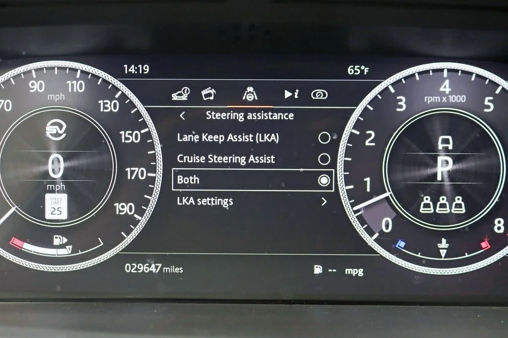 Used 2021  Land Rover SVAutobiography image 18