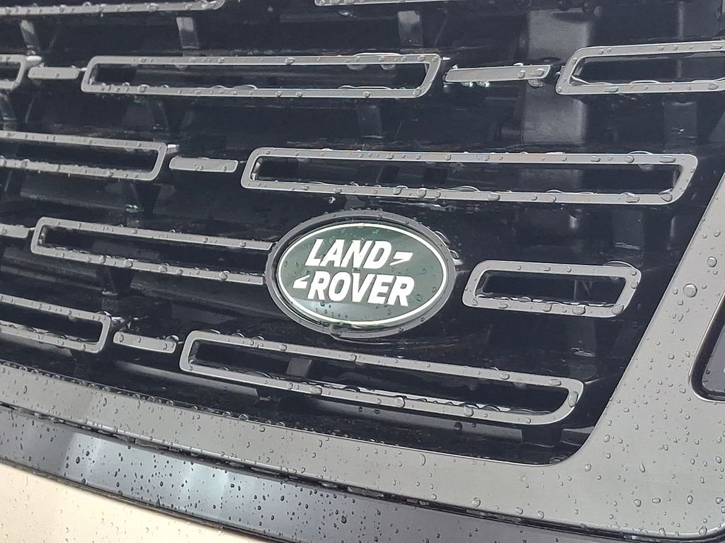 New 2026 Batumi Gold Premium Metallic Land Rover SE image 23