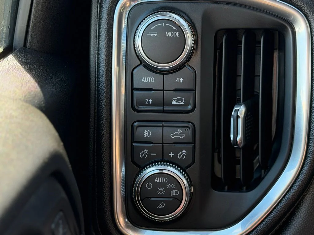 Used 2021 Gray GMC Elevation image 23