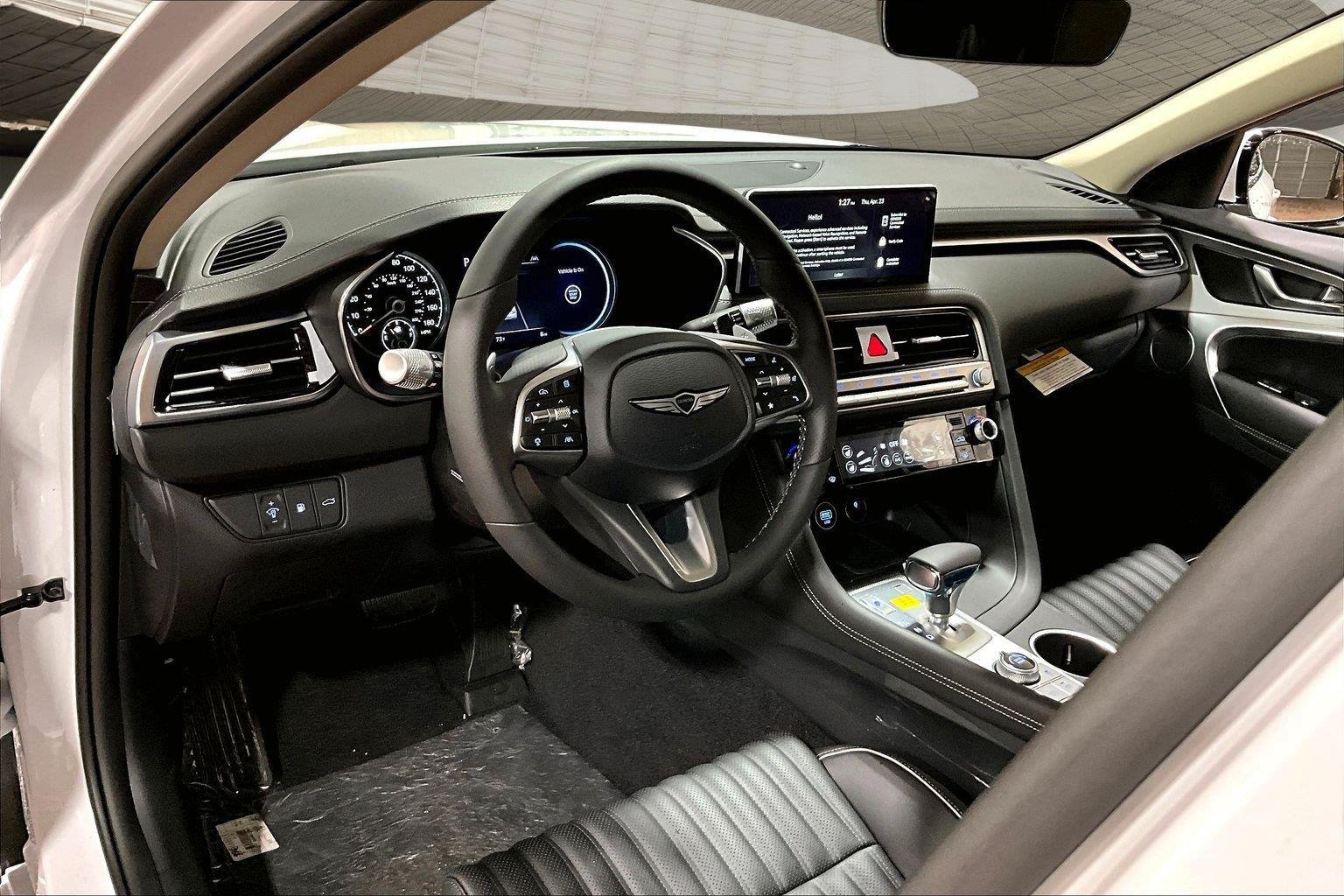 New 2026 Uyuni White Genesis 2.5T PRESTIGE image 8