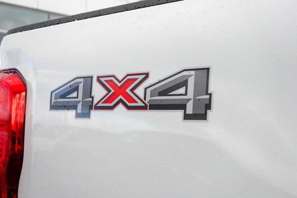 New 2026 Oxford White Ford F-250® XLT image 9