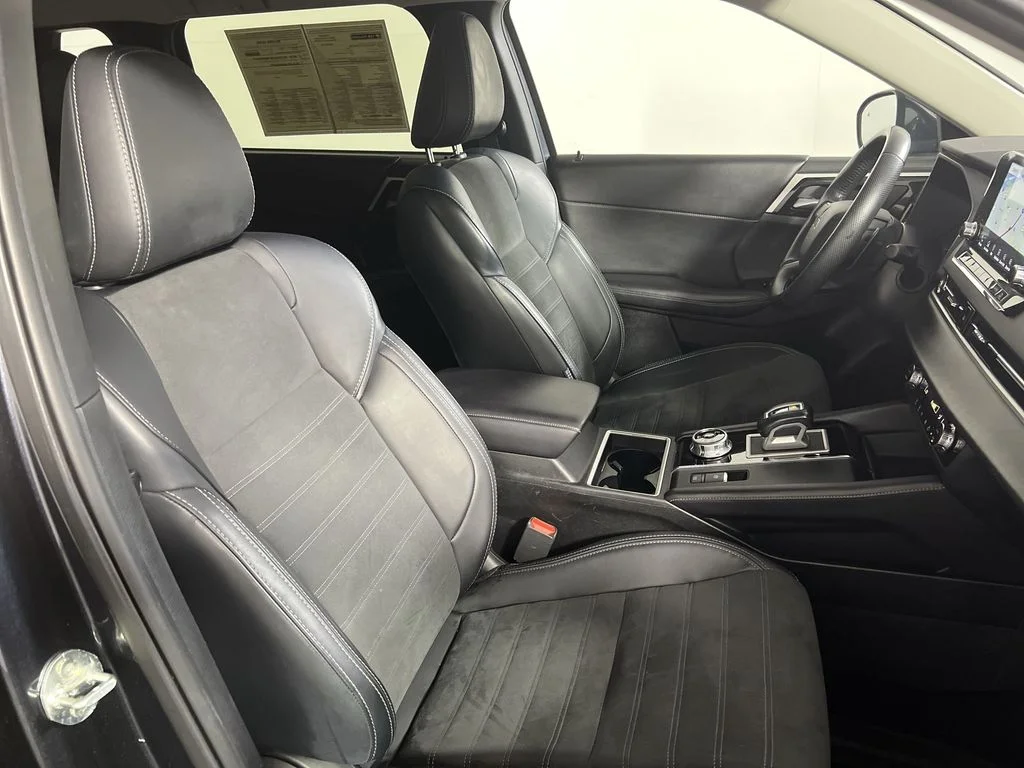Used 2024 Gray Mitsubishi SE image 25