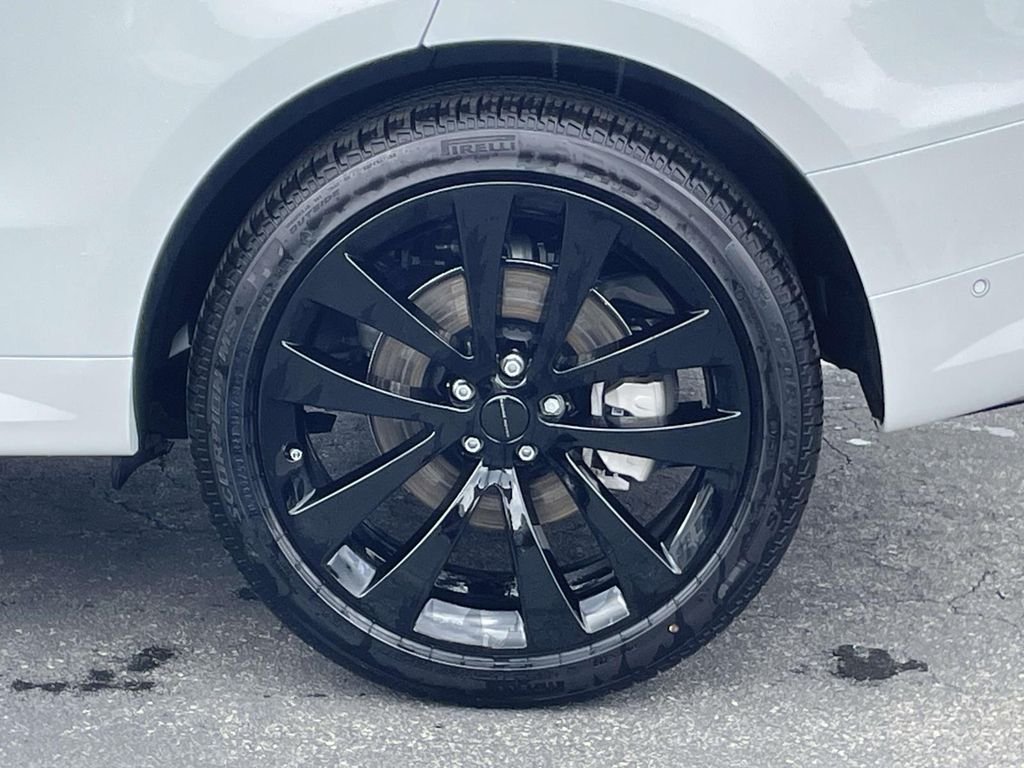 New 2026 Fuji White Land Rover Dynamic SE image 11