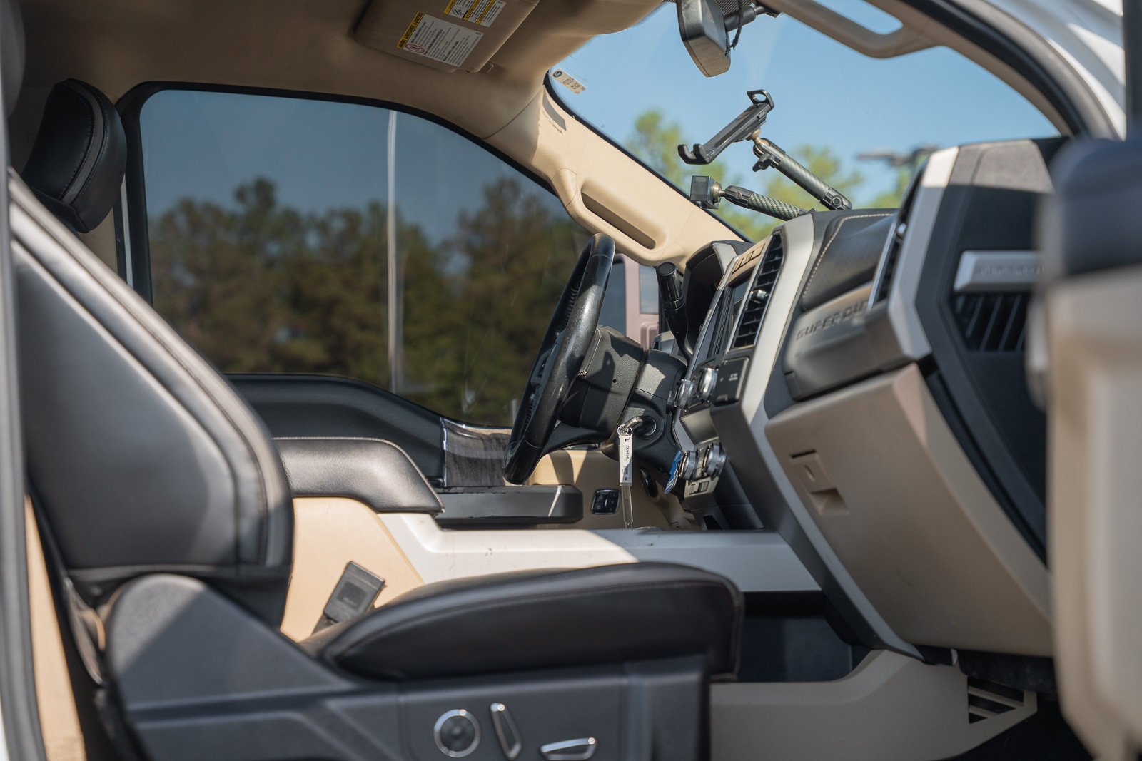Certified Used 2019 White Ford Lariat image 18