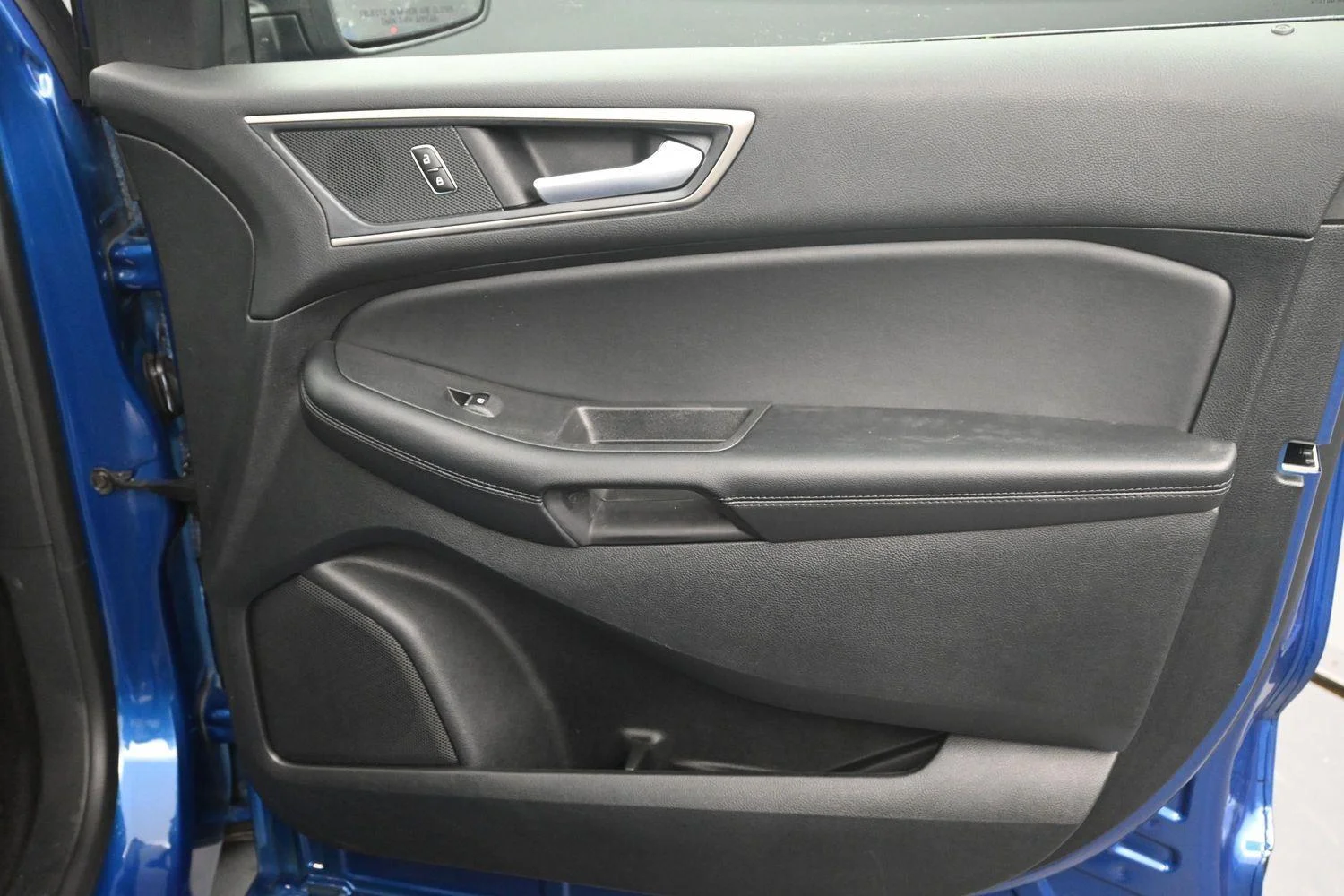 Used 2024 Atlas Blue Ford SEL image 7
