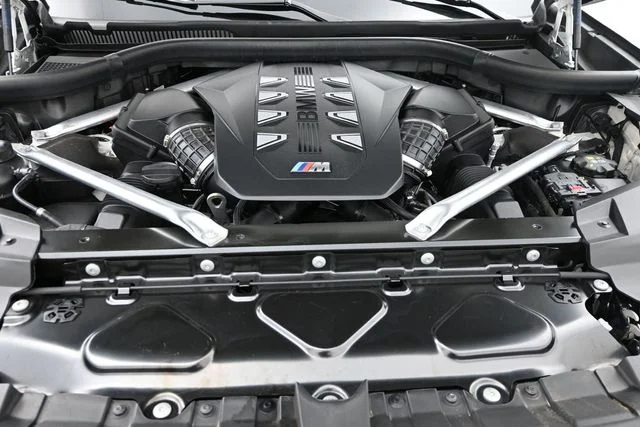 Used 2024 White BMW M60i image 23