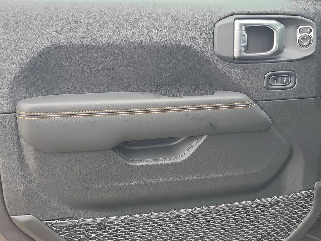 2026 Jeep Wrangler 4-Door Sahara - Photo 31