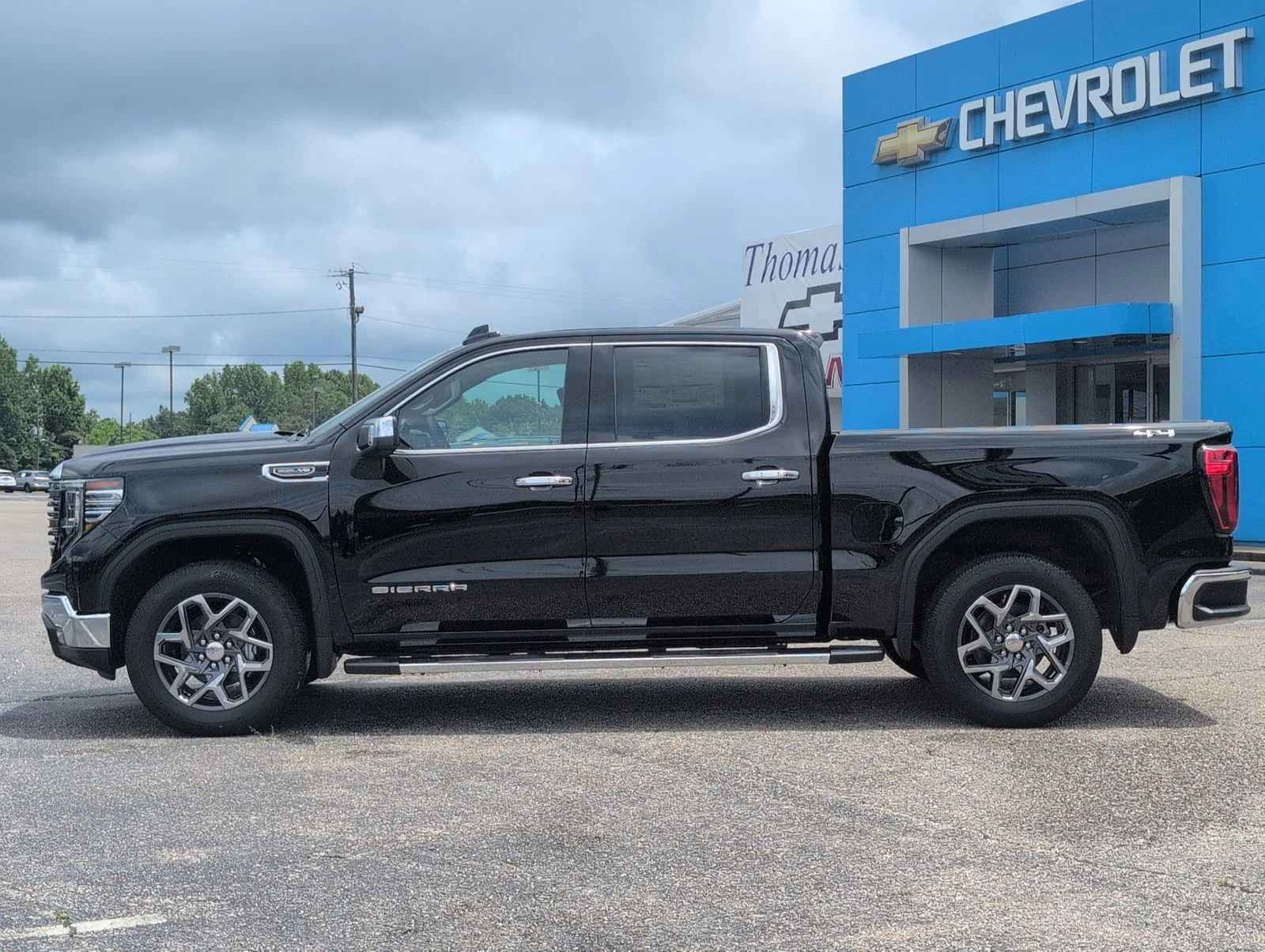 New 2026 Onyx Black GMC SLT image 2