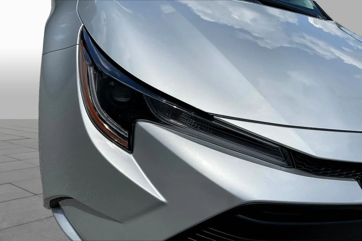 Used 2026 Classic Silver Metallic Toyota LE image 27