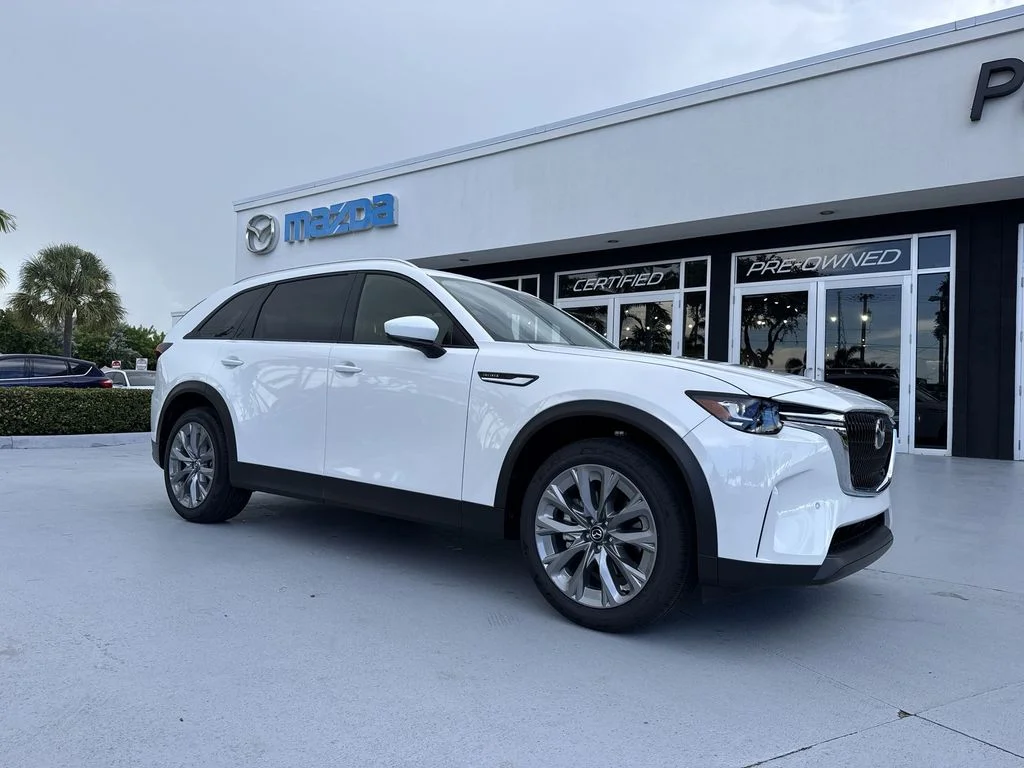 New 2026 White Mazda 3.3 Turbo Preferred AWD image 22