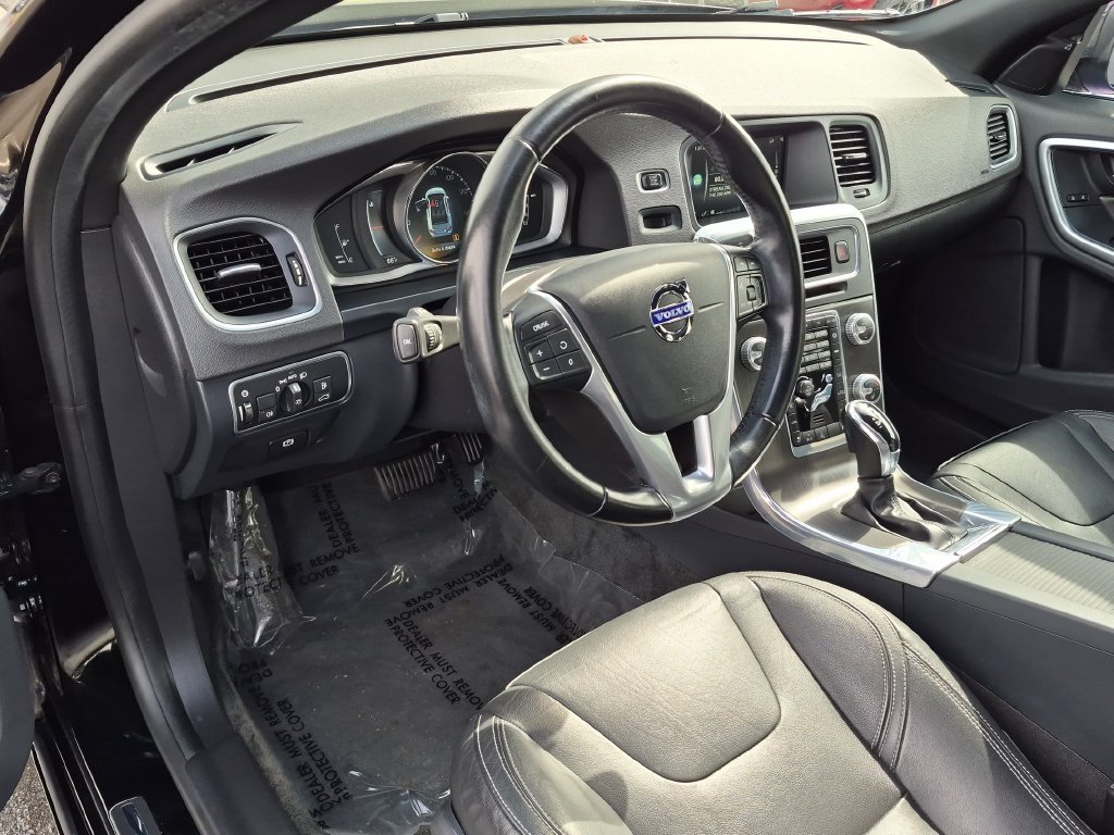 Used 2015 Black / Stone Volvo T6 image 8