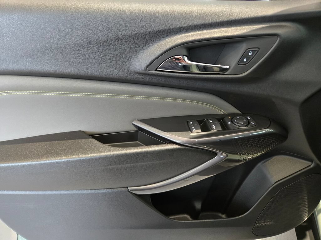 2026 Chevrolet Trax Activ - Photo 9