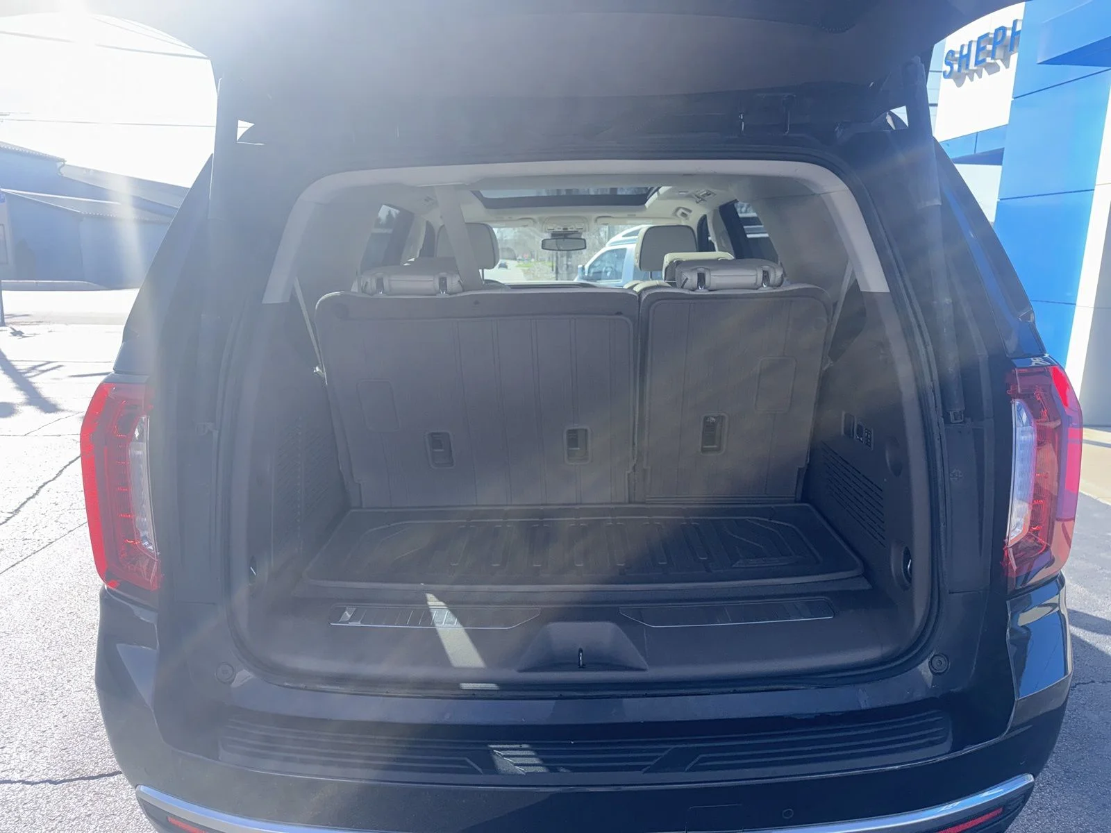 Used 2024 Silver GMC Denali image 19