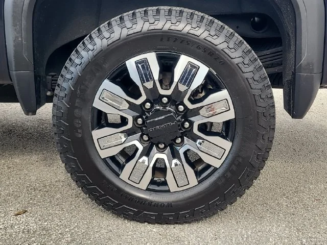 Used 2025 Silver GMC Denali image 8