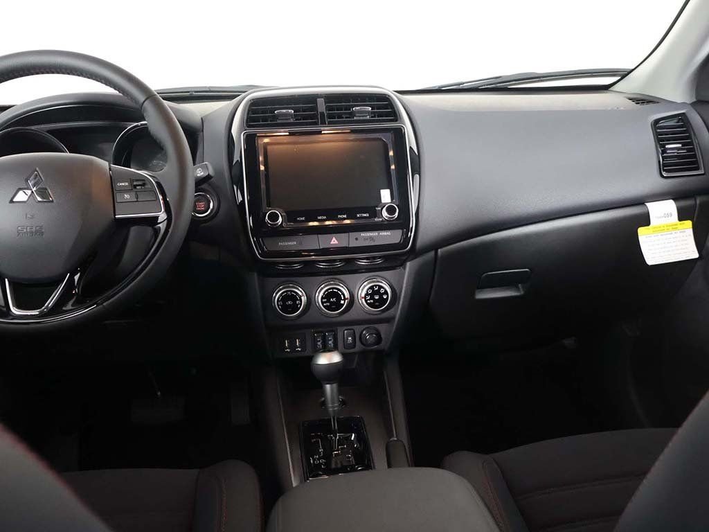 2025 Mitsubishi Outlander Sport SE - Photo 30