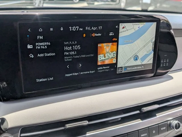 Used 2024 White Hyundai SEL image 26
