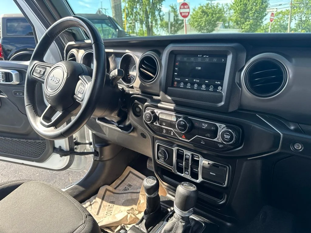 Used 2022 White Jeep Unlimited Willys image 33