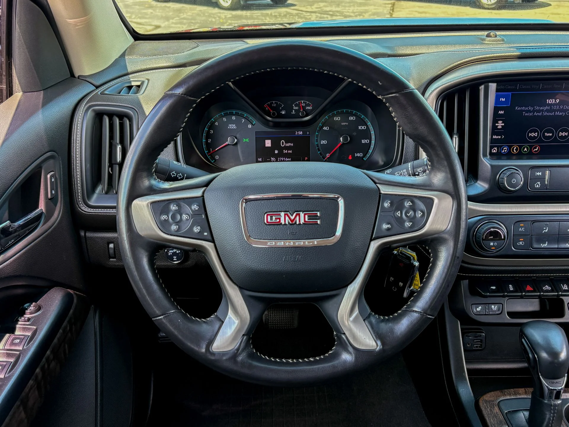 Used 2022 Gray GMC Denali image 19