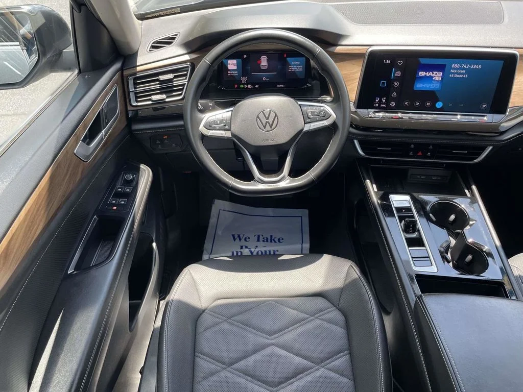 Used 2025  Volkswagen 2.0T SE w/Technology image 23