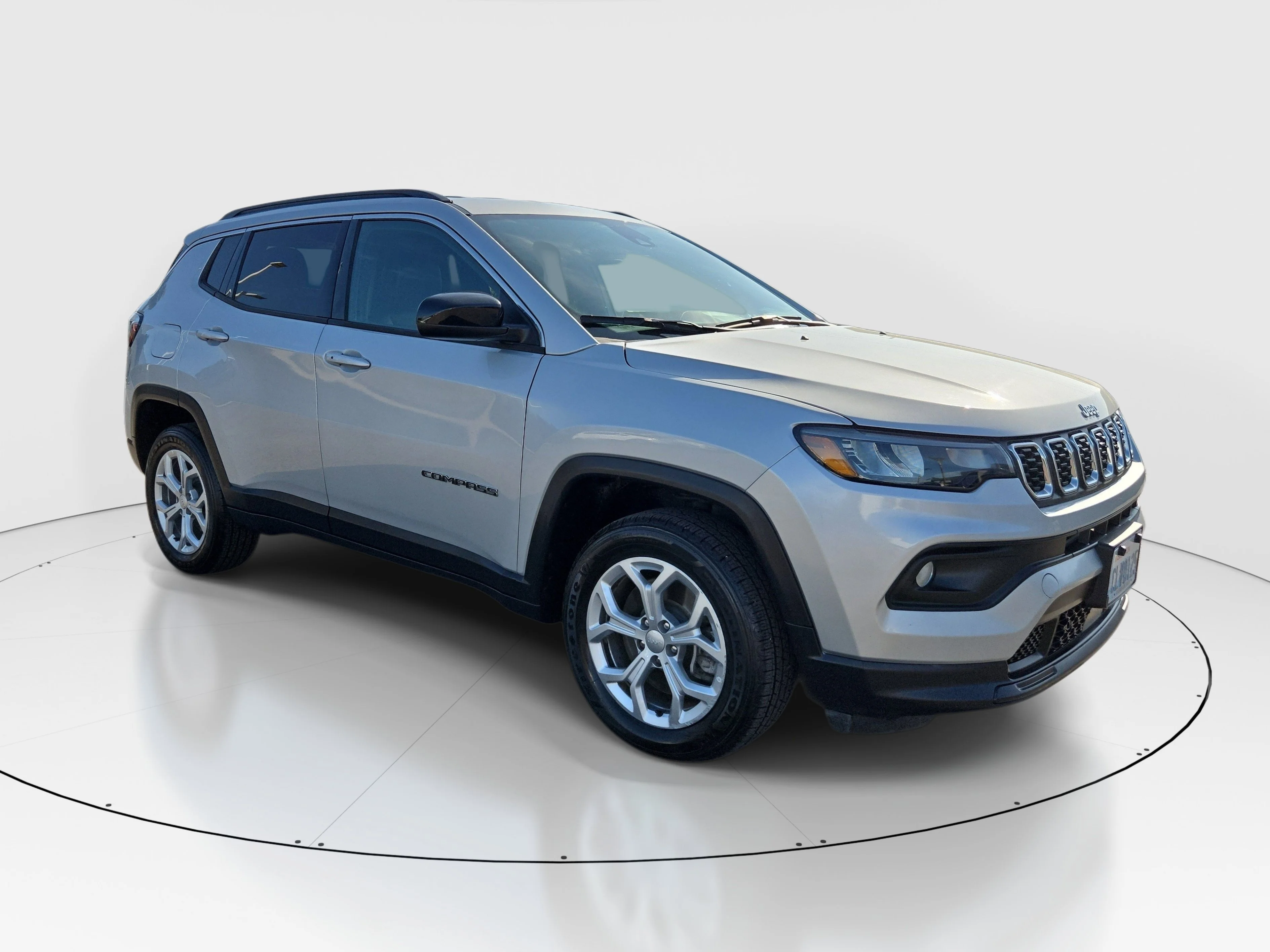 Certified Used 2024 Silver Jeep Latitude image 7
