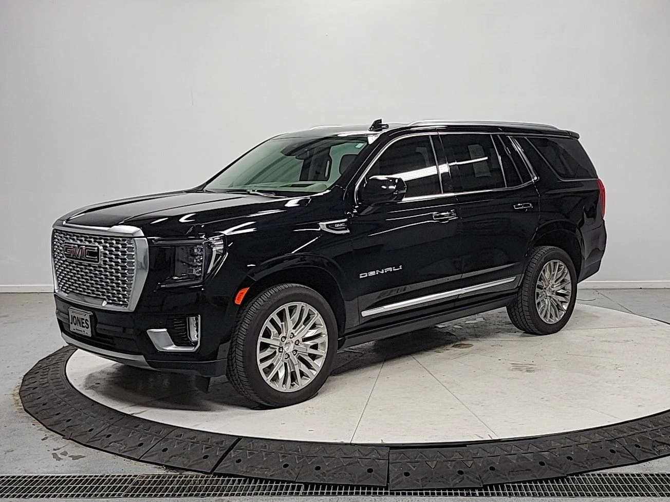 Used 2023 Black GMC Denali image 3