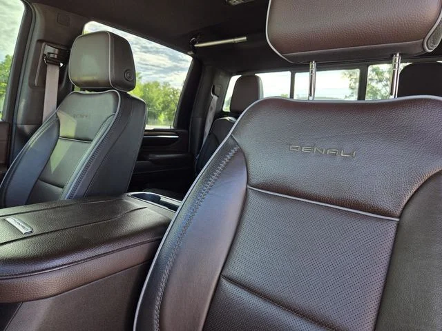 Used 2024 Black GMC Denali image 27