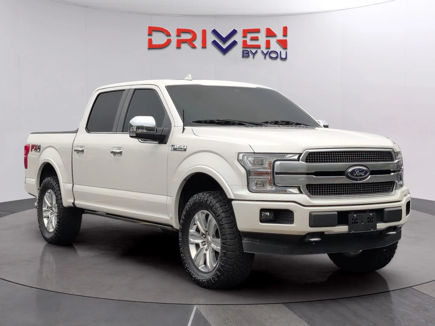 Used 2018 White Platinum Metallic Tri-Coat Ford Platinum image 7