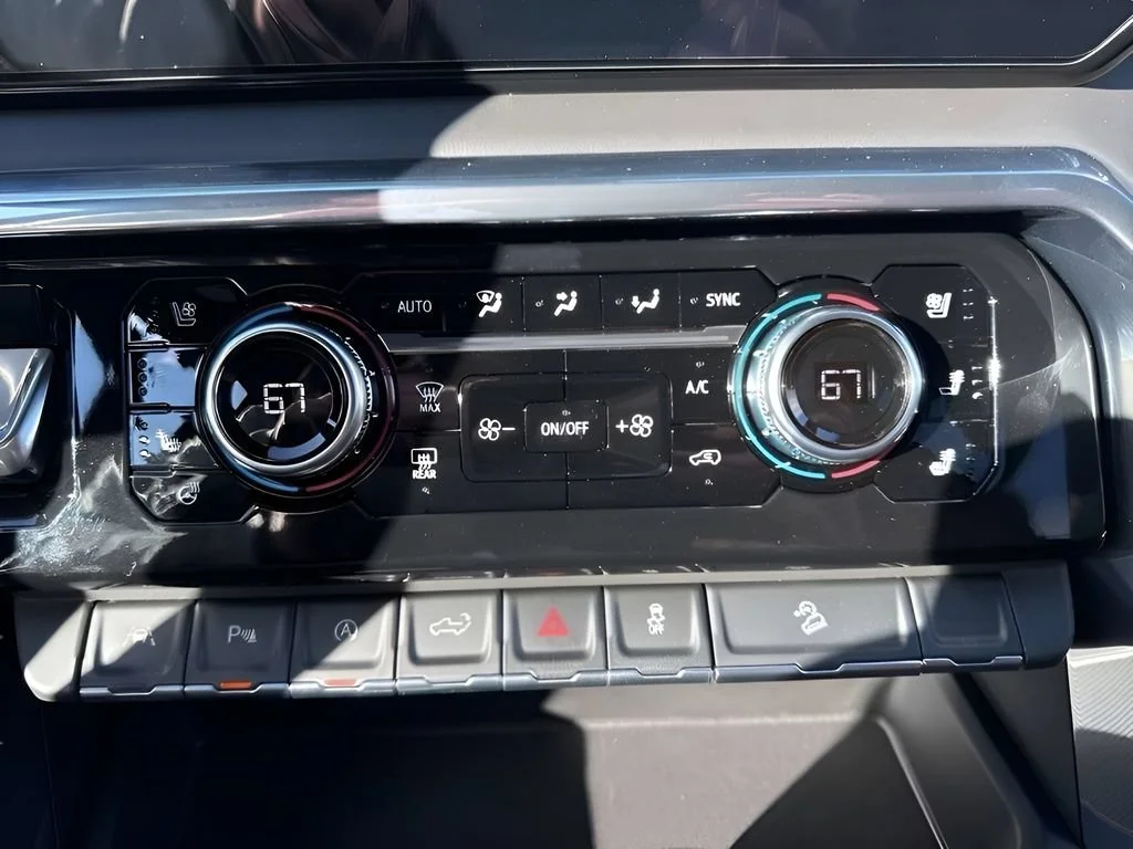 New 2026 Glacier White Tricoat GMC Denali Ultimate image 20