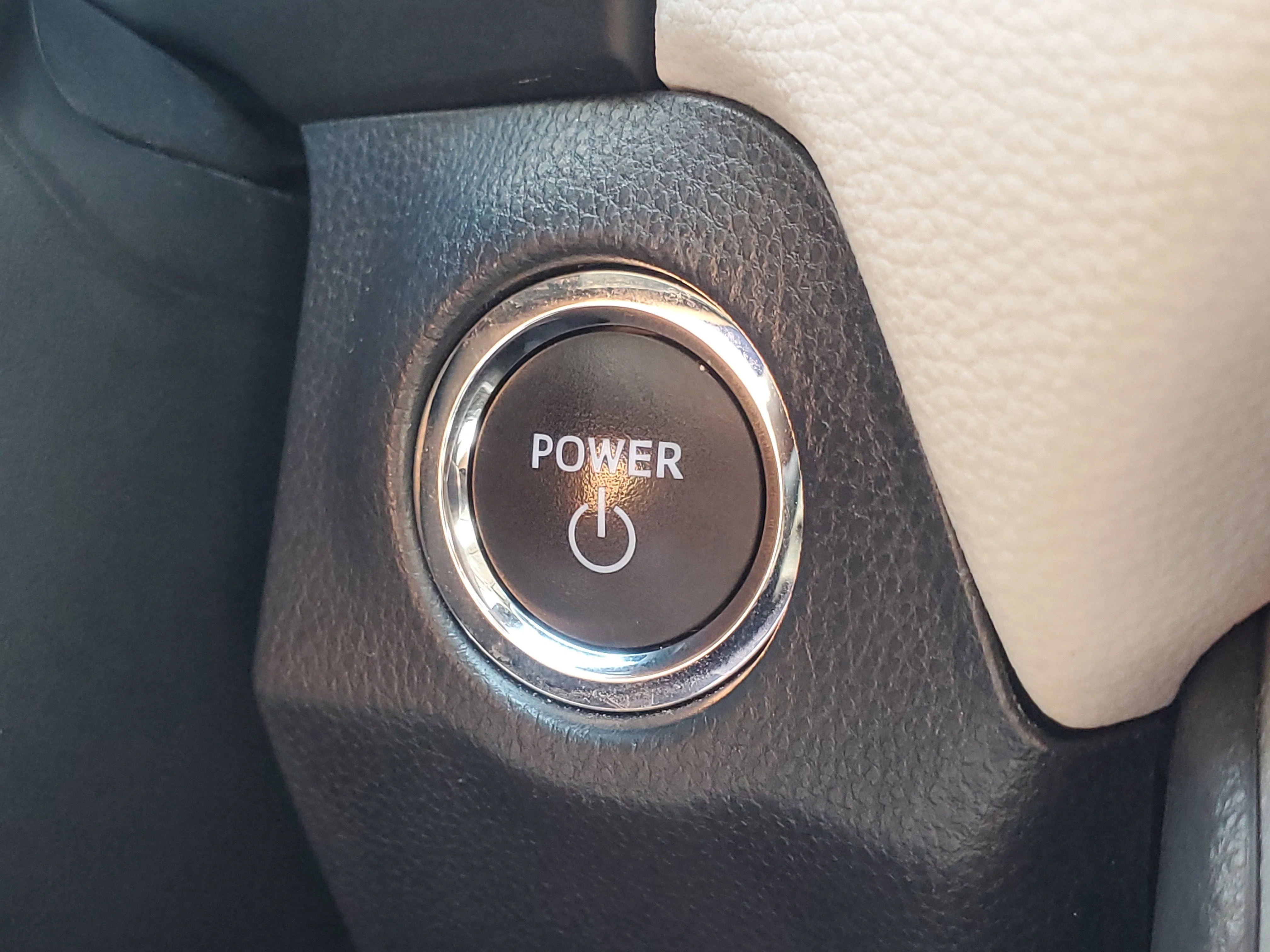 Used 2024 Ice Toyota Hybrid XLE image 32