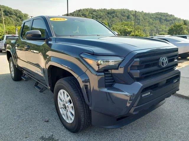 Used 2025 Underground Toyota SR5 image 3