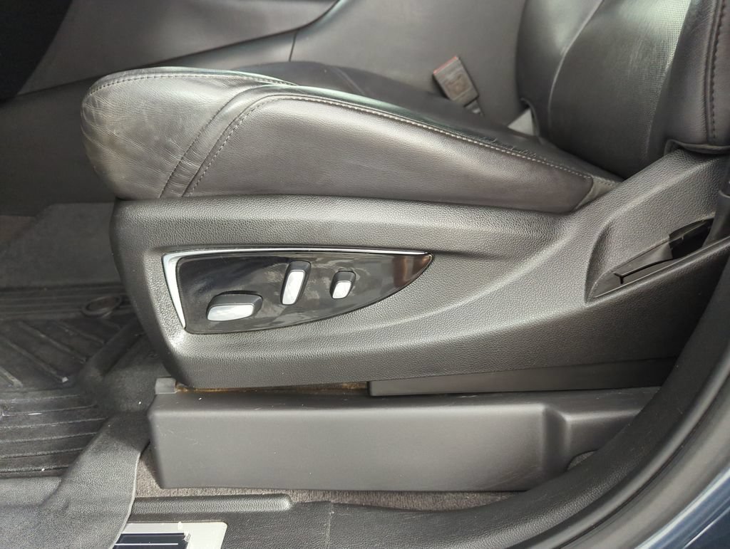 Used 2020 SHADOW METALLIC Cadillac Premium Luxury image 12