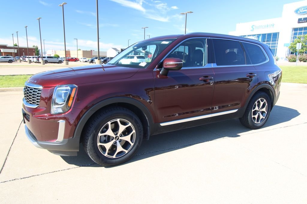 Used 2020 Purple Kia EX image 19